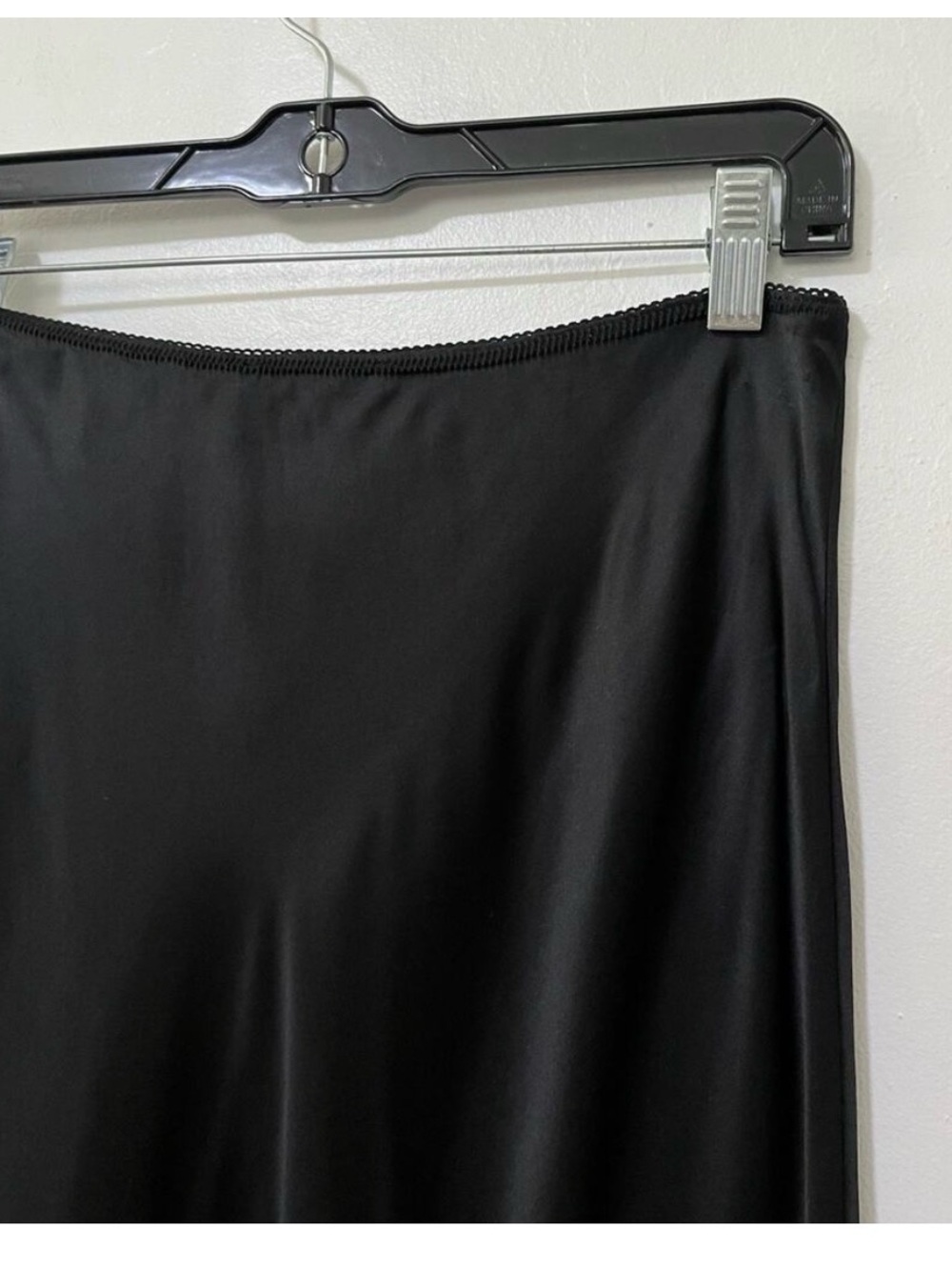Reformation Layla Silk Midi Skirt Size 8 Black Classic Dark Romance MINT - Picture 5 of 6